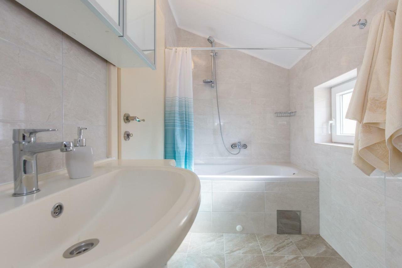 Apartman Ivona Malinska Ngoại thất bức ảnh