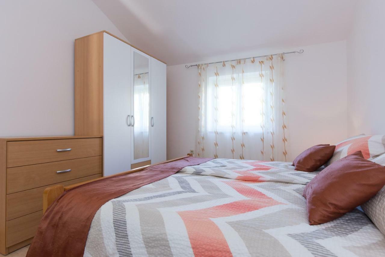 Apartman Ivona Malinska Ngoại thất bức ảnh